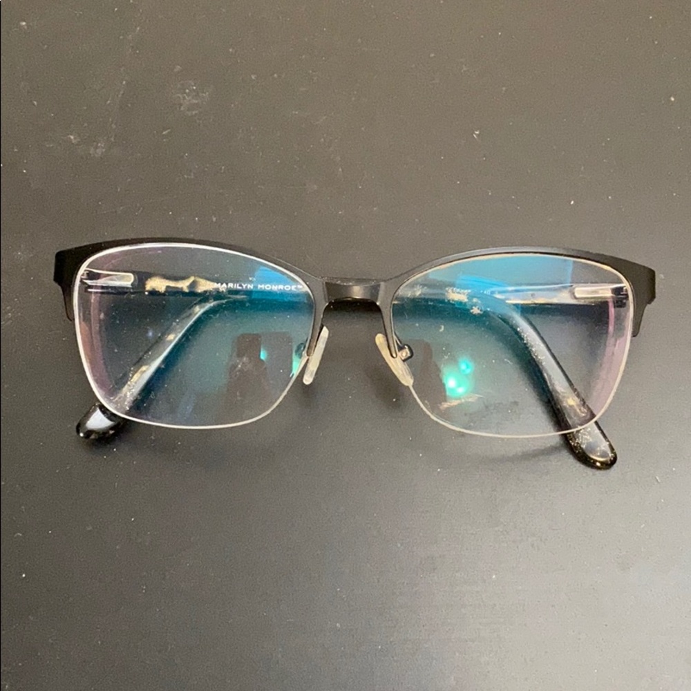 Marilyn Monroe glasses